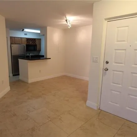 Image 4 - Northwest 39th Street, Lauderdale Lakes, FL 33309, USA - Condo for rent