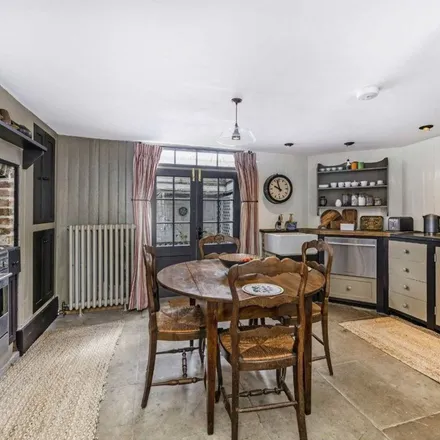 Rent this 3 bed townhouse on Royal London Hospital in Whitechapel Road, London