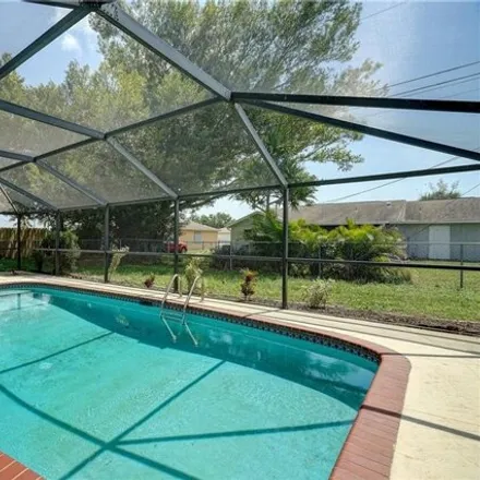 Image 2 - 420 Southeast 14th Street, Cape Coral, FL 33990, USA - House for sale