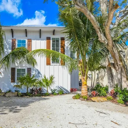 Buy this 6 bed house on 344 Canal Road in Siesta Key, FL 34242