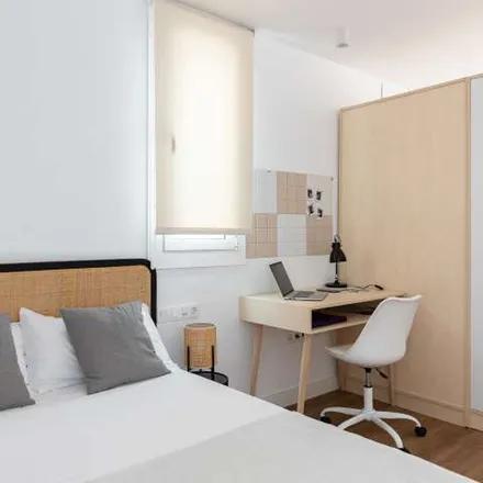 Image 8 - Carrer de Provença, 35, 08029 Barcelona, Spain - Apartment for rent