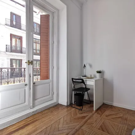 Rent this 12 bed room on Madrid in Calle Preciados, 42