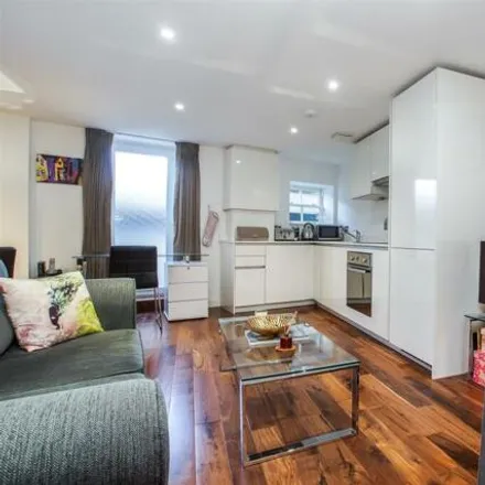 Image 2 - Regal Court, 159-169a Carlton Vale, London, NW6 5HB, United Kingdom - Apartment for sale