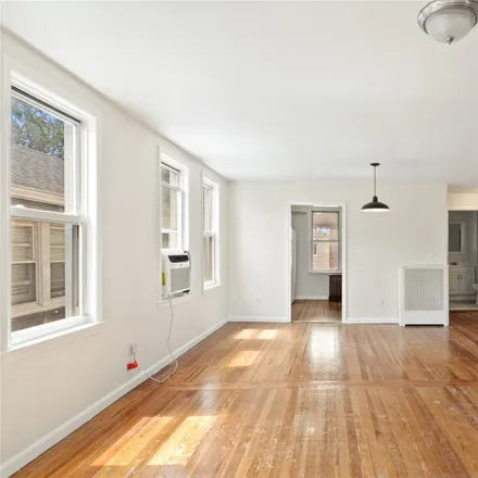 Image 6 - 1237 Mayflower Avenue, New York, NY 10461, USA - Townhouse for sale