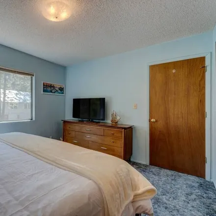 Image 7 - Tahoe Vista, CA, 96148 - House for rent