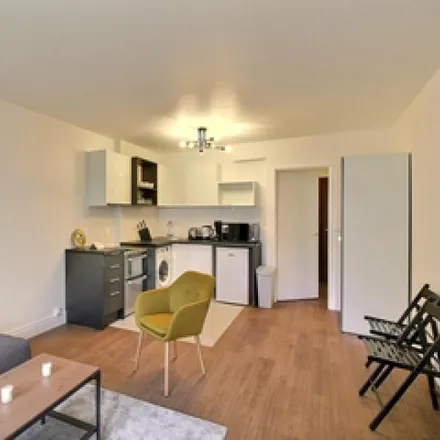 Image 1 - 37 Rue Marguerite de Rochechouart, 75009 Paris, France - Apartment for rent