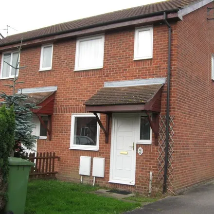 Rent this 2 bed townhouse on Kingfisher Close in Chatteris, PE16 6TP