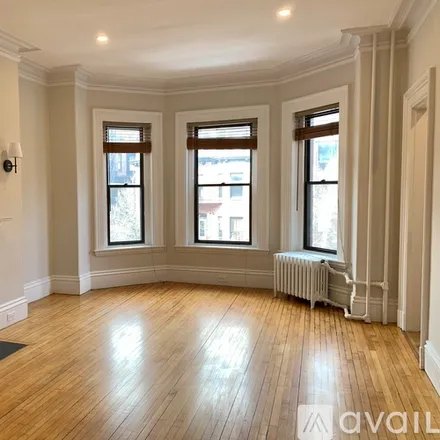 Rent this 1 bed townhouse on 354 Marlborough St