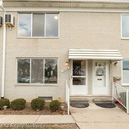 Buy this 2 bed townhouse on 6268 Marcy Street in Green Oak Charter Township, MI 48116