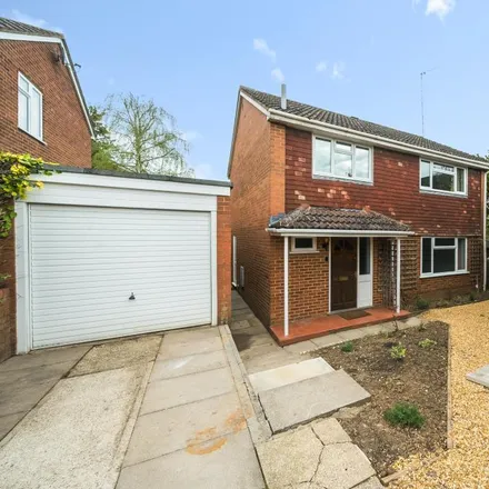 Rent this 4 bed house on Deanfield Road in Henley-on-Thames, RG9 1XA