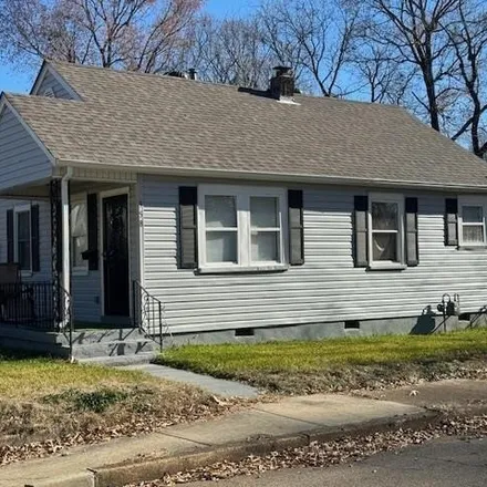 Buy this 2 bed house on 954 Semmes Street in Memphis, TN 38111