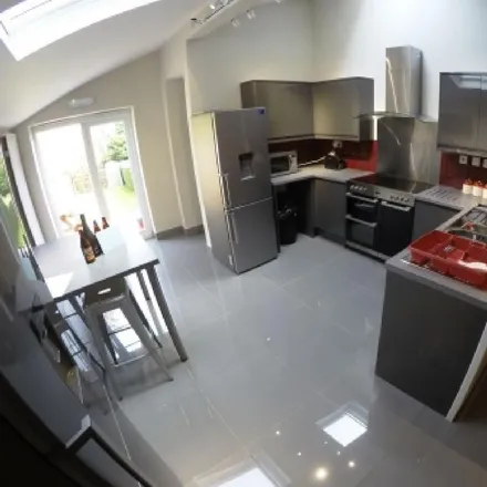 Rent this 6 bed room on 37 Heeley Road in Selly Oak, B29 6DP