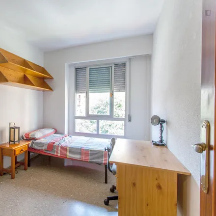 Rent this 3 bed room on Grupo Scout Xaloc in Carrer del Músic Hipòlit Martínez, 6