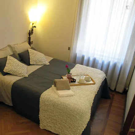 Rent this 3 bed room on Old Bridge Gelateria in Viale dei Bastioni di Michelangelo 5, 00192 Rome RM