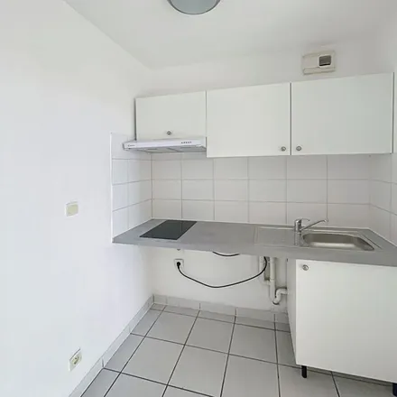 Image 4 - Rue du Moulin d'Étienne, 30600 Vauvert, France - Apartment for rent
