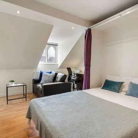 Rent this 1 bed townhouse on Back Hyde Terrace in Leeds, LS2 9PJ