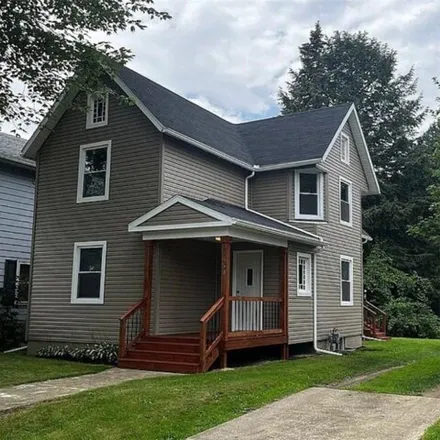 Buy this 3 bed house on 463 Mill Street in Conneaut, OH 44030