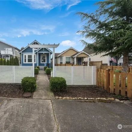 Buy this 3 bed house on 2347 Harrison Avenue in Everett, WA 98201