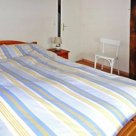 Rent this 2 bed duplex on 29740 Plobannalec
