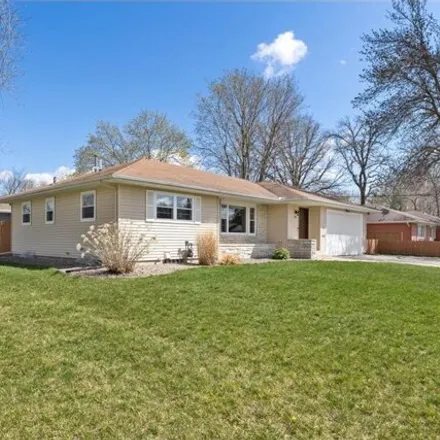 Image 3 - 1007 Lincoln Avenue South, Owatonna, MN 55060, USA - House for sale