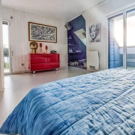 Rent this 4 bed house on Le Tour de Tête in Rue de la Mairie, 56370 Le Tour-du-Parc