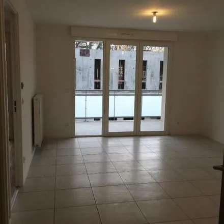 Rent this 2 bed apartment on 4 Avenue du Vercors in 38240 Meylan, France