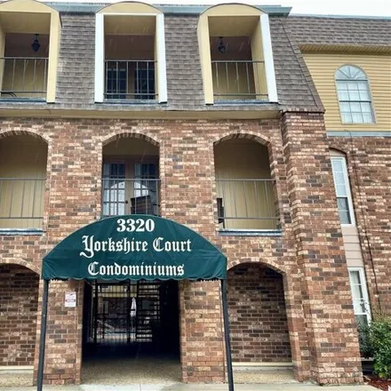 Buy this 2 bed condo on 3320 North Arnoult Road in Metairie, LA 70002