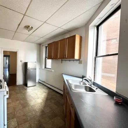 Image 4 - 319 8th St Apt 3l, Jersey City, New Jersey, 07302 - House for rent