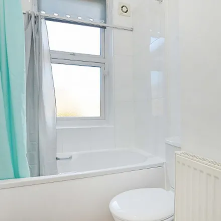 Rent this 5 bed apartment on Dulux Decorator's Centre in Queens Road, Cultural Industries