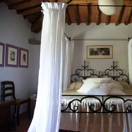 Rent this 5 bed house on Civitella in Val di Chiana in Arezzo, Italy