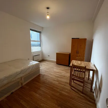 Image 5 - Lynmouth Road, Stamford Hill, London, N16 6XP, United Kingdom - Apartment for rent