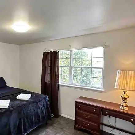 Rent this 2 bed house on Annapolis