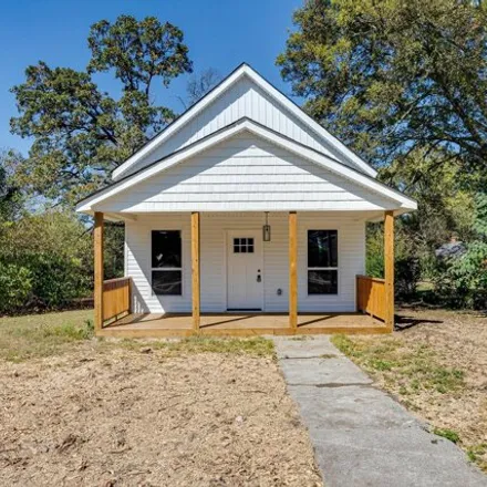 Buy this 3 bed house on 2755 Dodson Avenue in East Chattanooga, Chattanooga