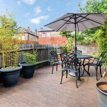 Rent this 3 bed apartment on Sternhold Avenue in London, SW2 4PP