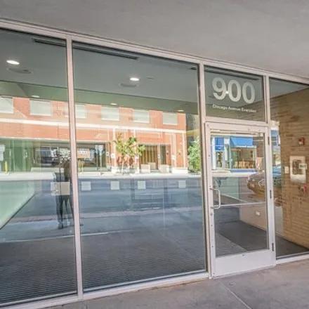 Image 2 - 900 Chicago Ave Unit 602, Evanston, Illinois, 60202 - Condo for sale