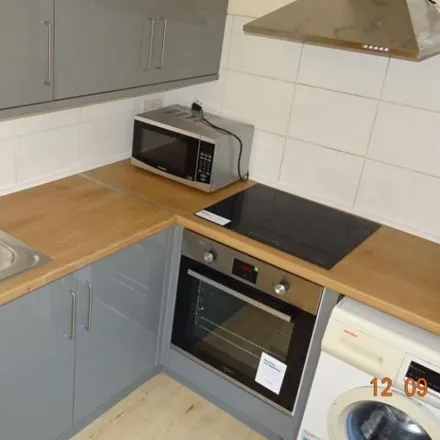 Rent this 3 bed apartment on 84 Woodville Road in Cardiff, CF24 4ED