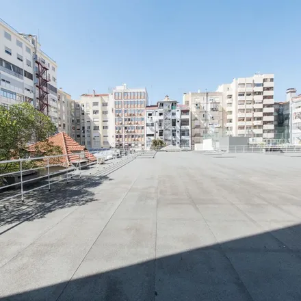 Image 7 - Avenida Visconde de Valmor 20, 1000-292 Lisbon, Portugal - Apartment for rent