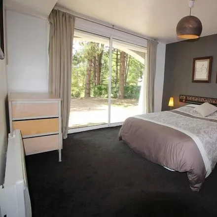 Rent this 4 bed house on Hardelot-Plage in Avenue François 1er, 62152 Neufchâtel-Hardelot