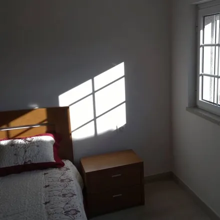 Rent this 4 bed house on À proximité de R. Nossa Sra. do Castelo 11 in Portugal, 2970-726 Sesimbra