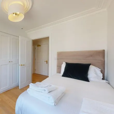 Image 7 - 49 Cromwell Road, London, SW7 2EF, United Kingdom - Apartment for rent