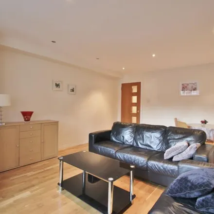 Image 6 - Balmoral House, 45 Windsor Way, London, W14 0UE, United Kingdom - Apartment for rent