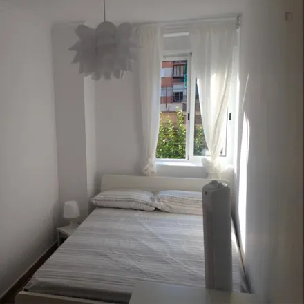 Rent this 4 bed room on Plaça del Gravador Planes in Valencia, Spain