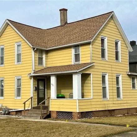 Buy this 3 bed house on 298 East Honeywell Avenue in Hoopeston, IL 60942
