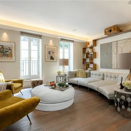 Buy this 3 bed townhouse on Eaton Mews South in London, SW1W 9HJ