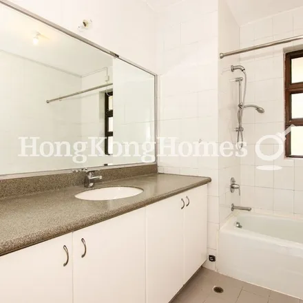 Image 6 - China, Hong Kong, Hong Kong Island, Repulse Bay, Repulse Bay Road, Ferrari / Maserati Showroom - Apartment for rent