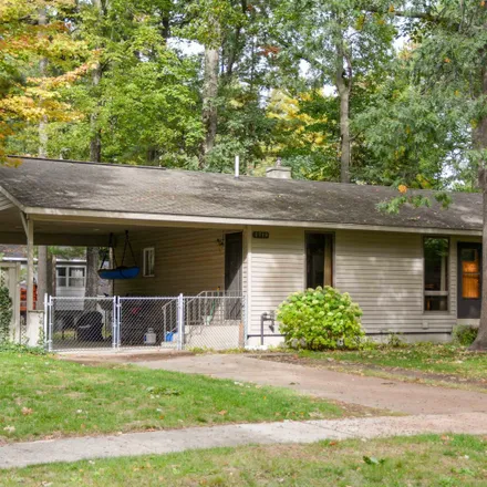 Buy this 3 bed house on 1719 Indian Woods Drive in Traverse City, MI 49686