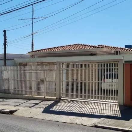 Buy this 3 bed house on Avenida Doutor Teixeira de Barros in Vila Prado, São Carlos - SP