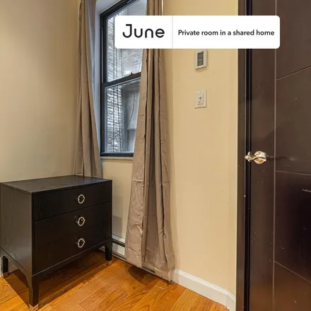 Image 4 - 342 Manhattan Avenue - Room for rent