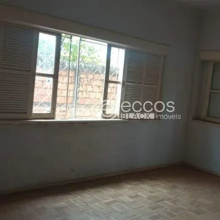 Rent this 8 bed house on Rua Manoel da Cruz Póvoa in Dos Industriários, Araguari - MG