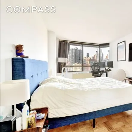 Buy this 1 bed condo on Manhattan Place in East 37th Street, New York